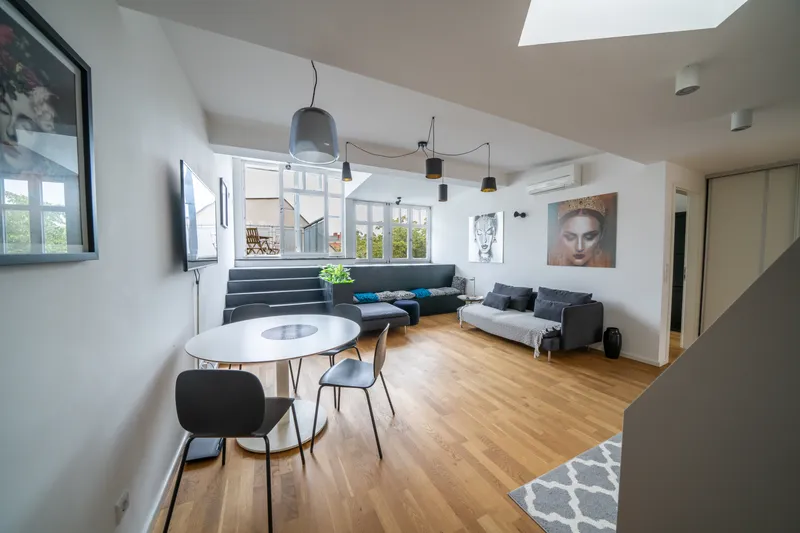 Living where Berlin is the most classy I Penthouse right at most famous "Kudamm" MAX. 12 months